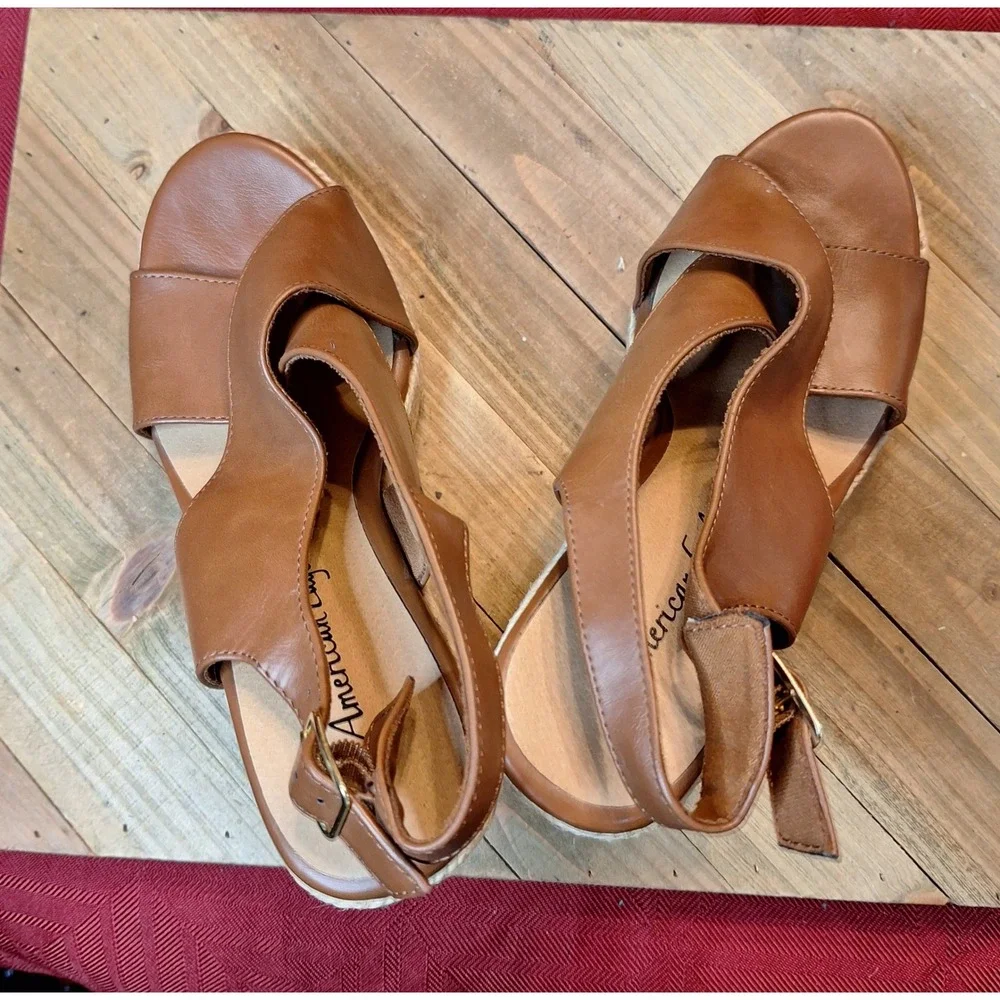 American Eagle Tan Faux‎ Leather Espadrille Wedge Sandals Women Size 8 159833